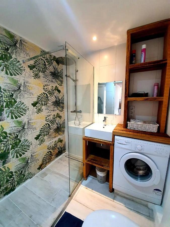 Freshly Tastefully Renovated Apartments In Heart Of Old Antibes Bagian luar foto