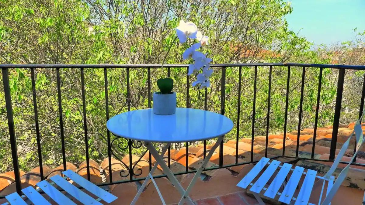 Freshly Tastefully Renovated Apartments In Heart Of Old Antibes Bagian luar foto
