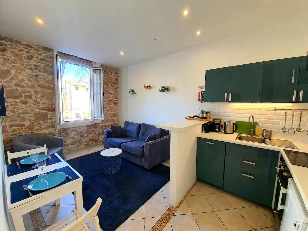 Freshly Tastefully Renovated Apartments In Heart Of Old Antibes Bagian luar foto