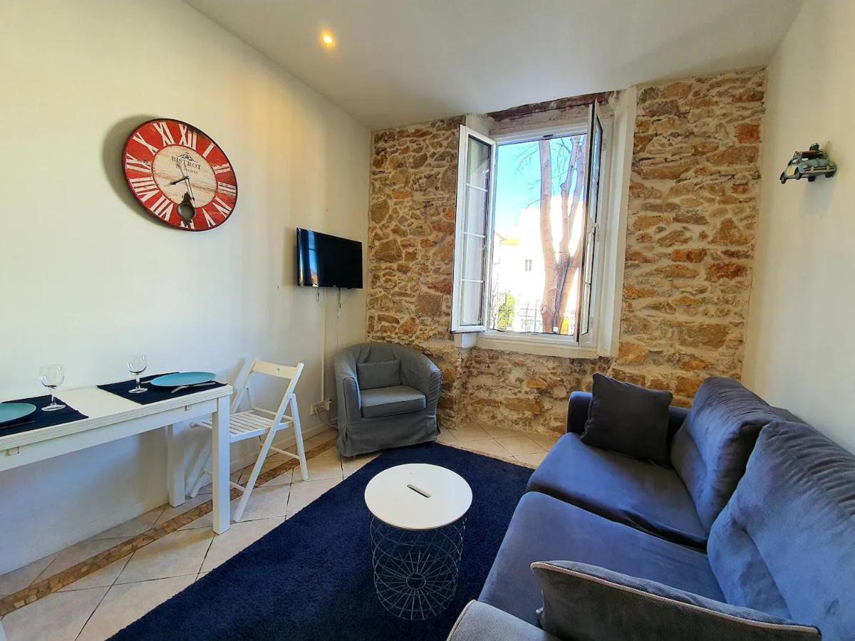 Freshly Tastefully Renovated Apartments In Heart Of Old Antibes Bagian luar foto
