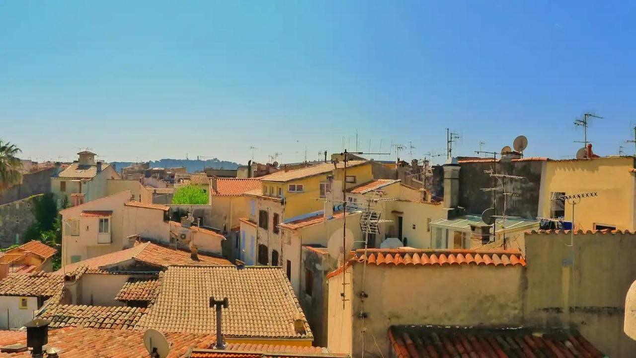 Freshly Tastefully Renovated Apartments In Heart Of Old Antibes Bagian luar foto