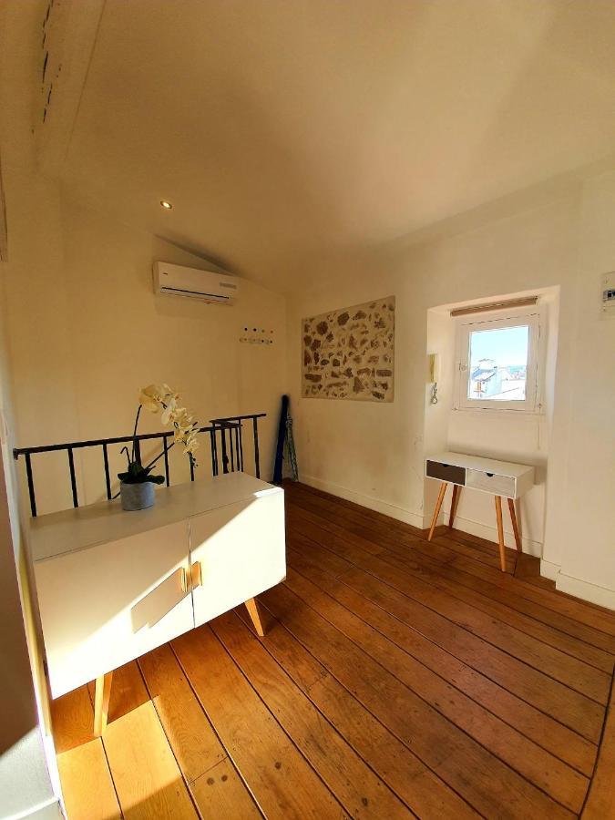 Freshly Tastefully Renovated Apartments In Heart Of Old Antibes Bagian luar foto