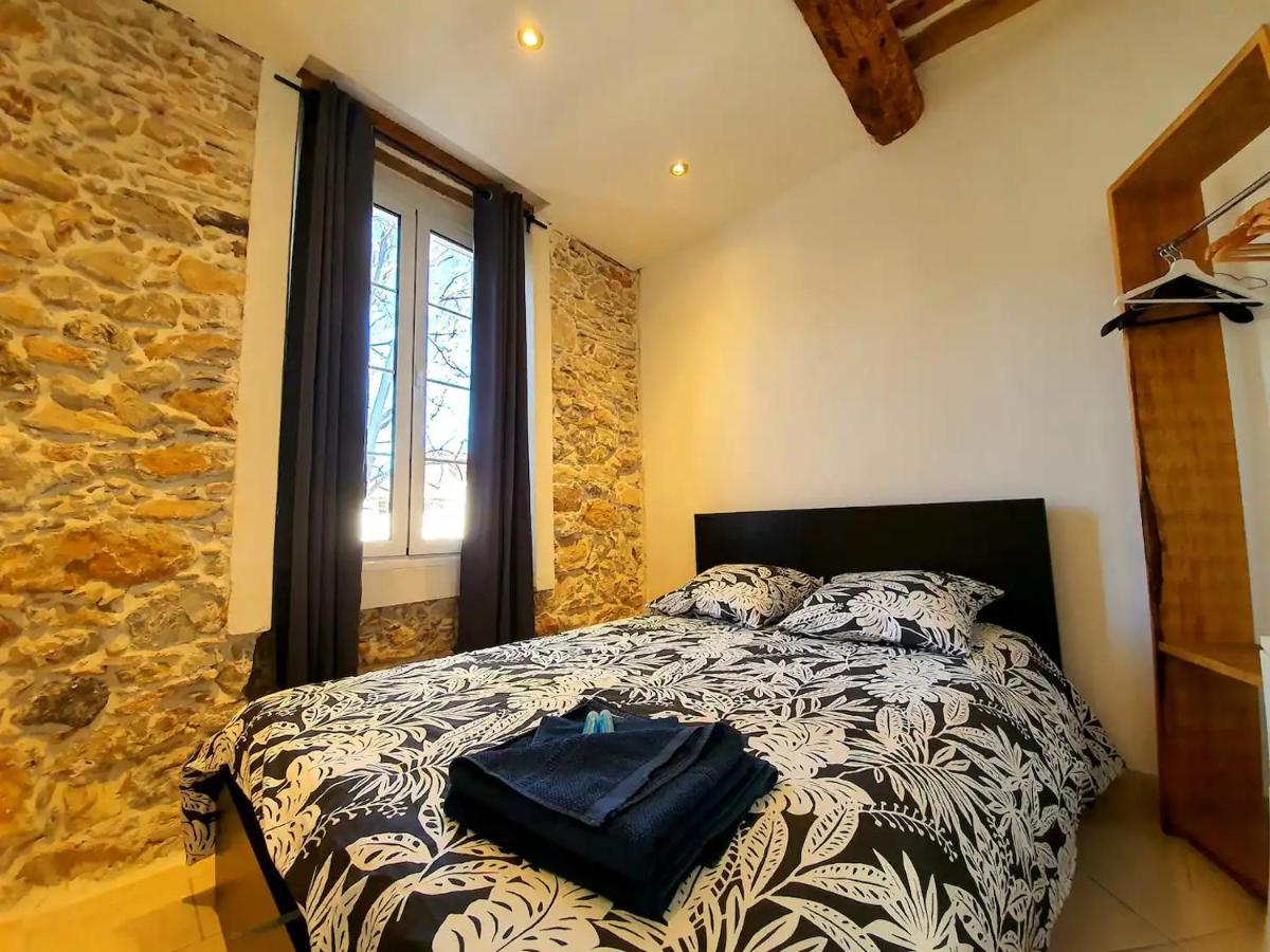 Freshly Tastefully Renovated Apartments In Heart Of Old Antibes Bagian luar foto