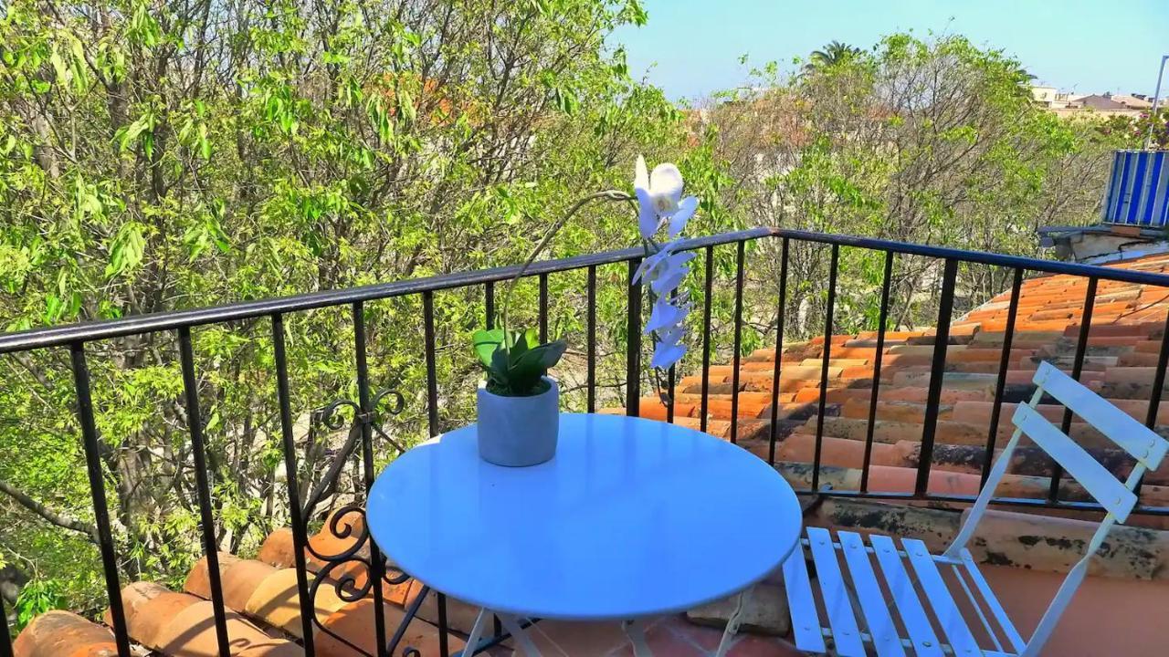 Freshly Tastefully Renovated Apartments In Heart Of Old Antibes Bagian luar foto