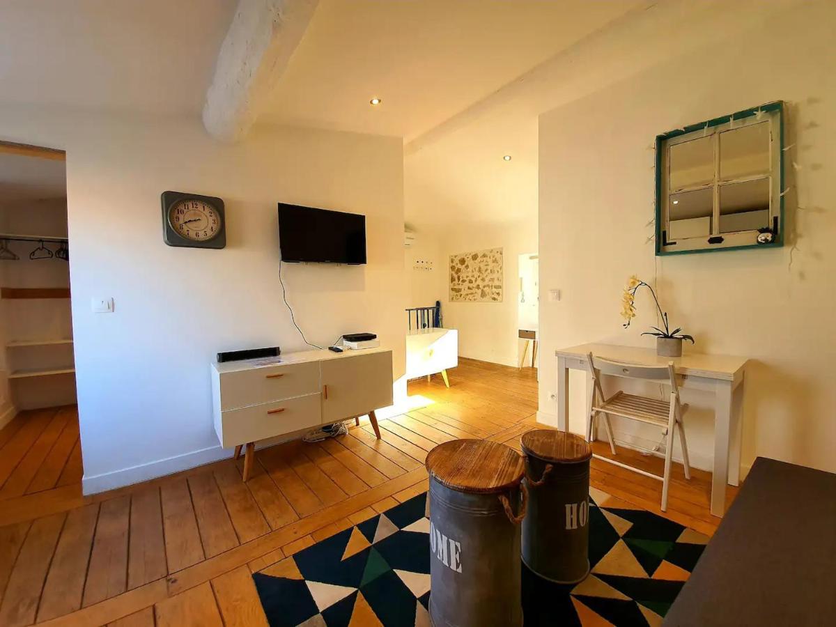 Freshly Tastefully Renovated Apartments In Heart Of Old Antibes Bagian luar foto