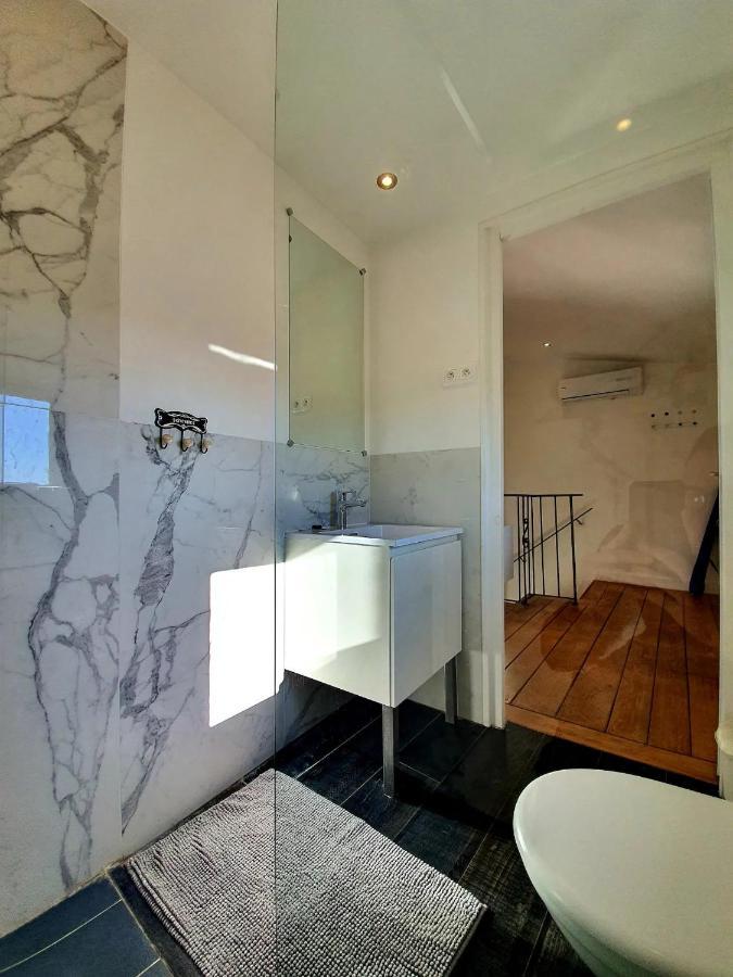 Freshly Tastefully Renovated Apartments In Heart Of Old Antibes Bagian luar foto