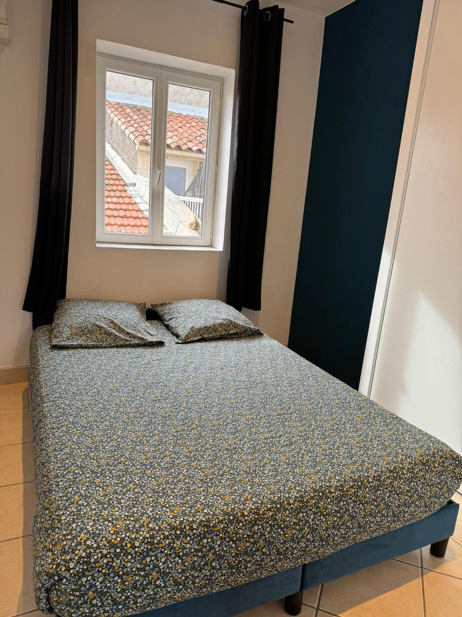 Freshly Tastefully Renovated Apartments In Heart Of Old Antibes Bagian luar foto